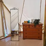 ラグジュアリーテント The Tent